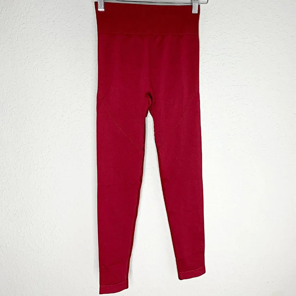 Seamless Long Sleeve Crop Top & High-Rise Legging Set in Claret - Picture 5 of 9